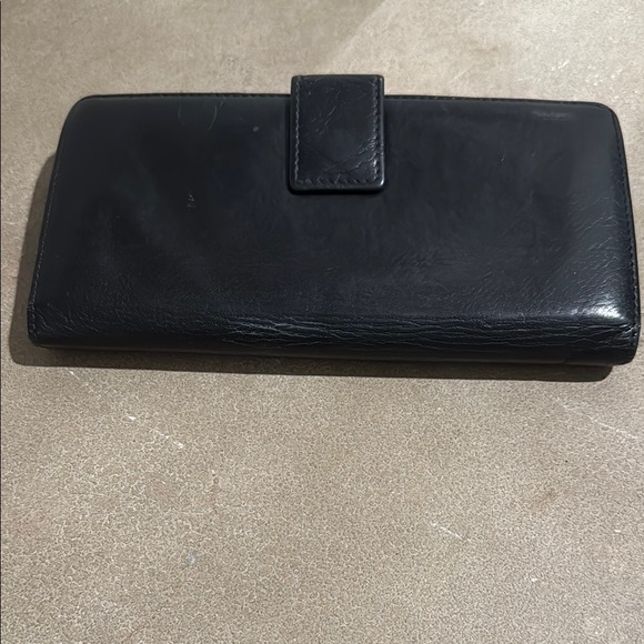 Gucci Black Wallet with Red Accent - Picture 6 of 11
